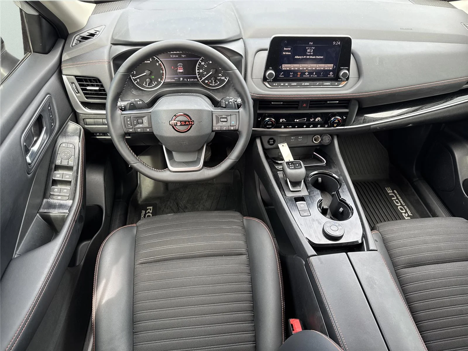 Used 2025 Everest White Pearl Nissan Rock Creek image 14