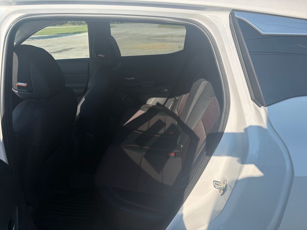 Used 2025 White Nissan SR image 14