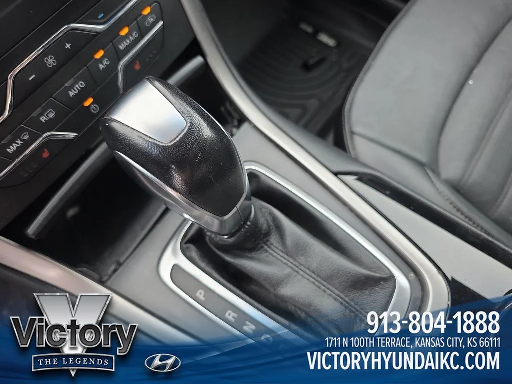Used 2018 Blue Ford SEL image 24