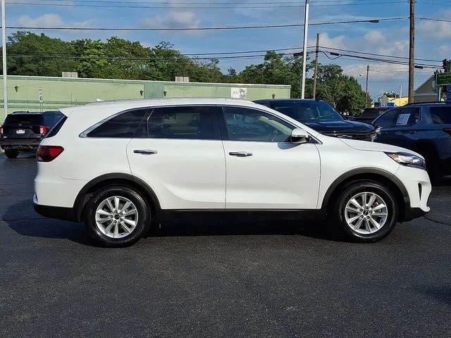 Used 2019 White Kia LX image 8