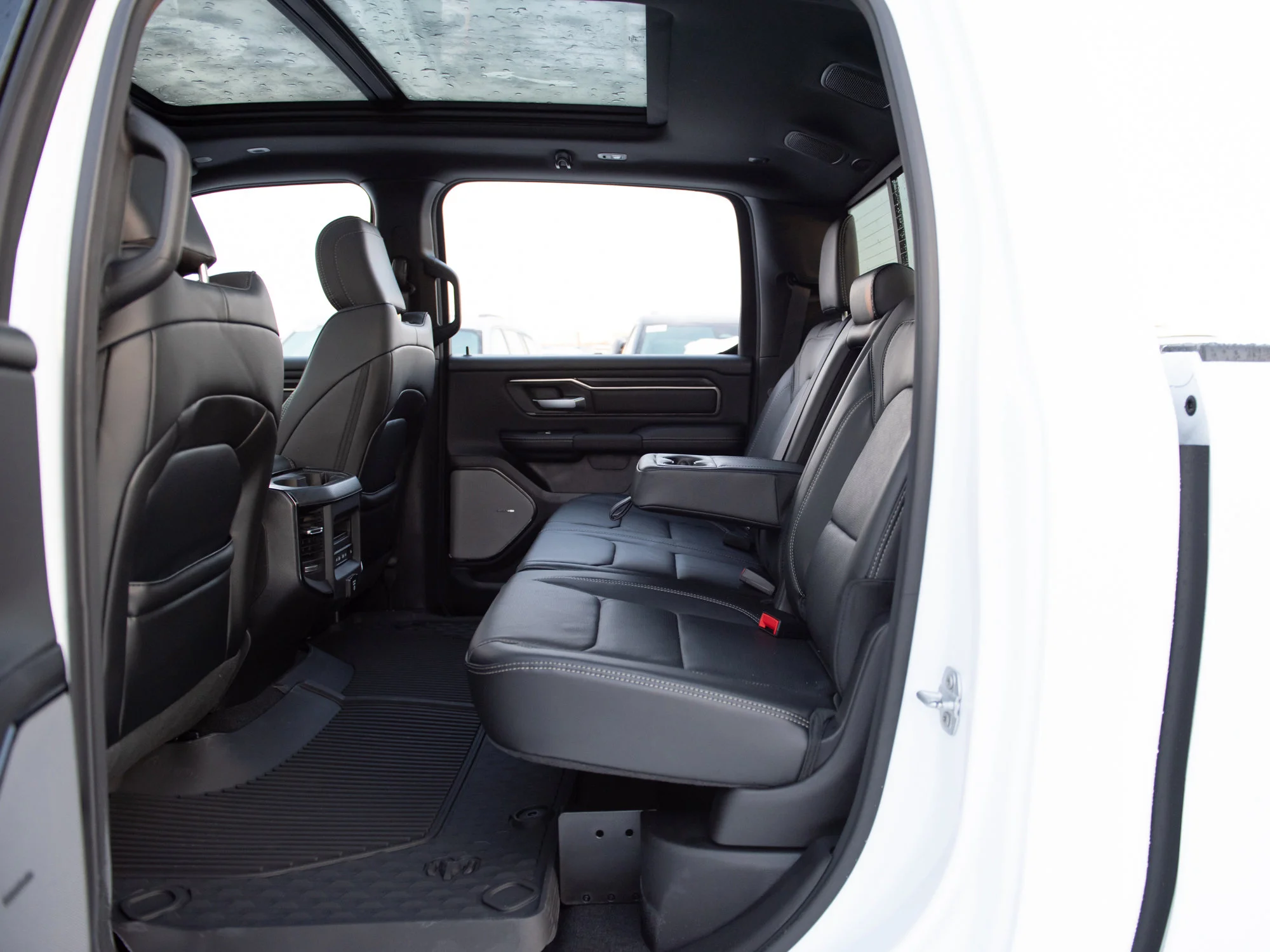 New 2026 White RAM Sport* HEMI V8 image 21