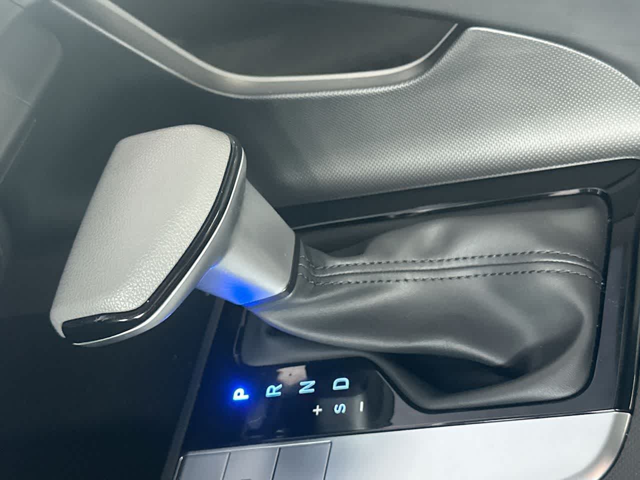 2025 Hyundai Elantra SE - Photo 21