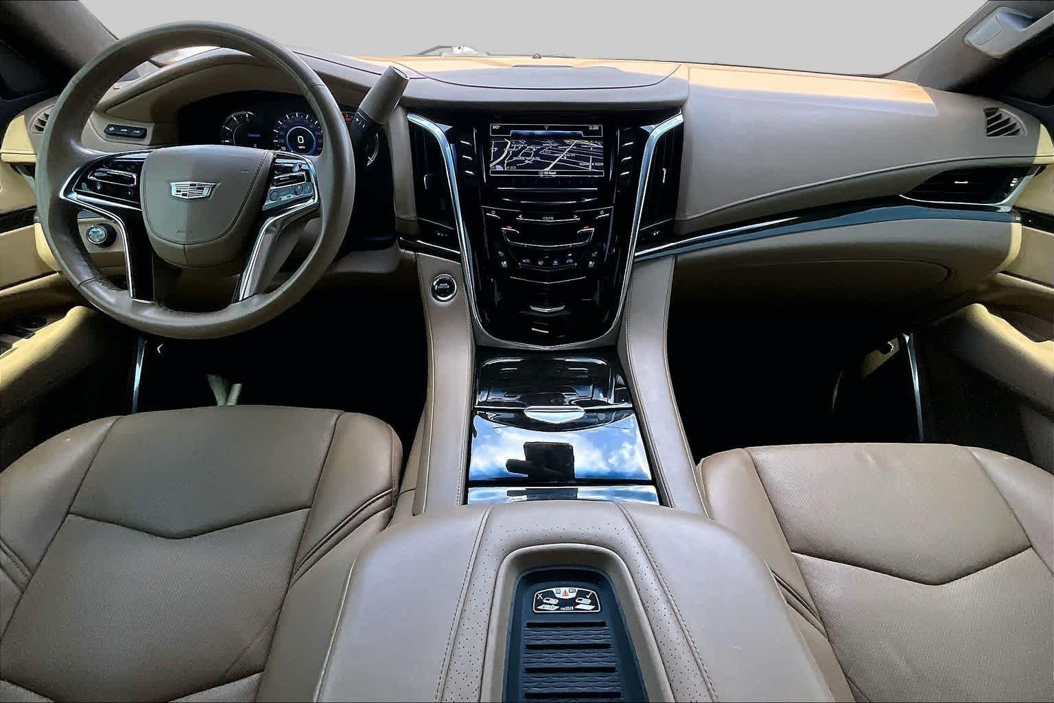 Used 2020 Crystal White Tricoat Cadillac Platinum image 16