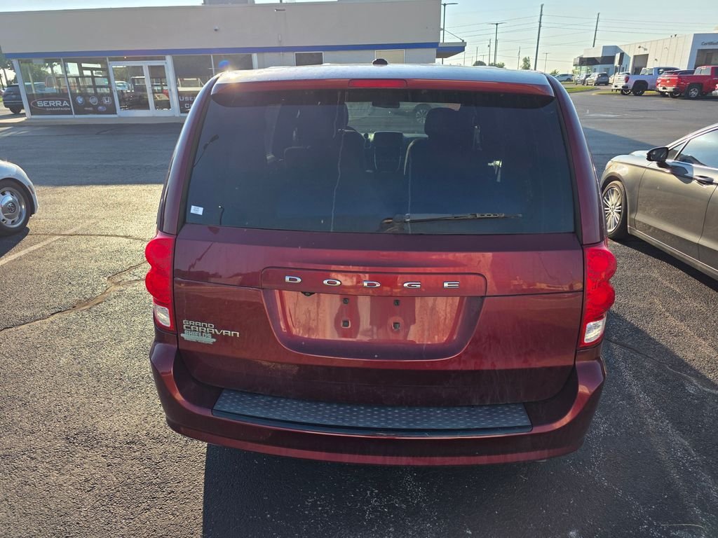 Used 2019 Octane Red Pearlcoat Dodge SE Plus image 3