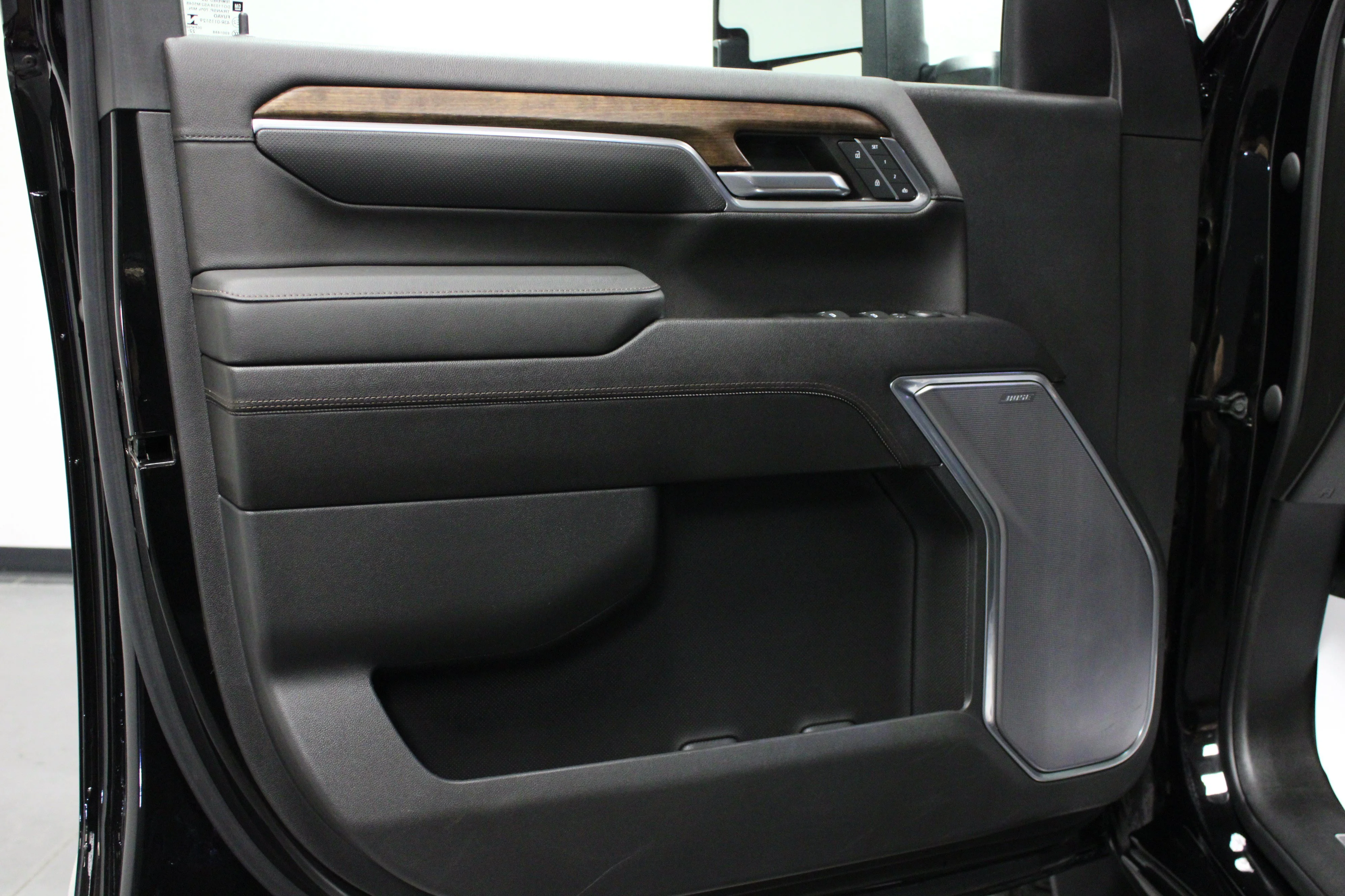 Used 2024 Black Chevrolet High Country image 11