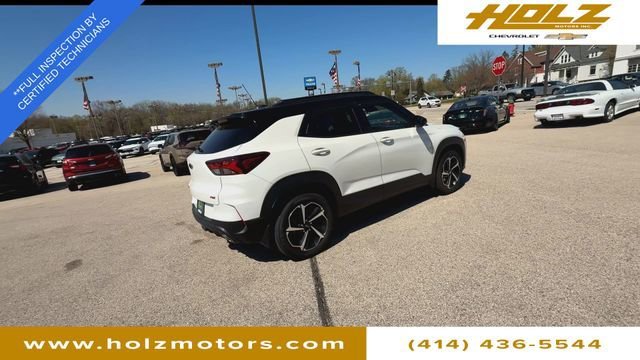 Certified Used 2022 Iridescent Pearl Tricoat Chevrolet RS image 8