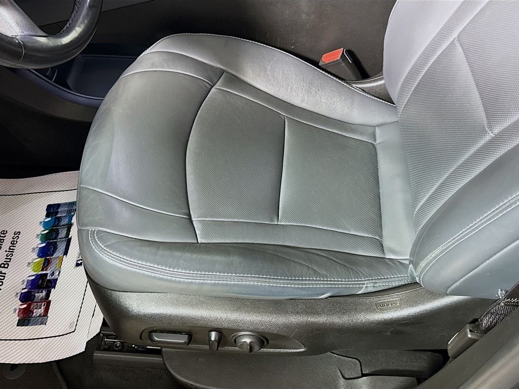 Used 2019 Ebony Twilight Metallic Buick Premium image 19