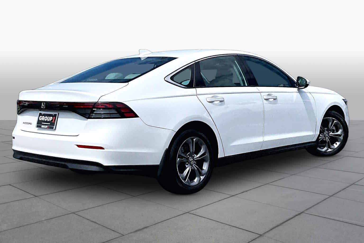 Used 2024 Platinum White Pearl Honda EX image 12