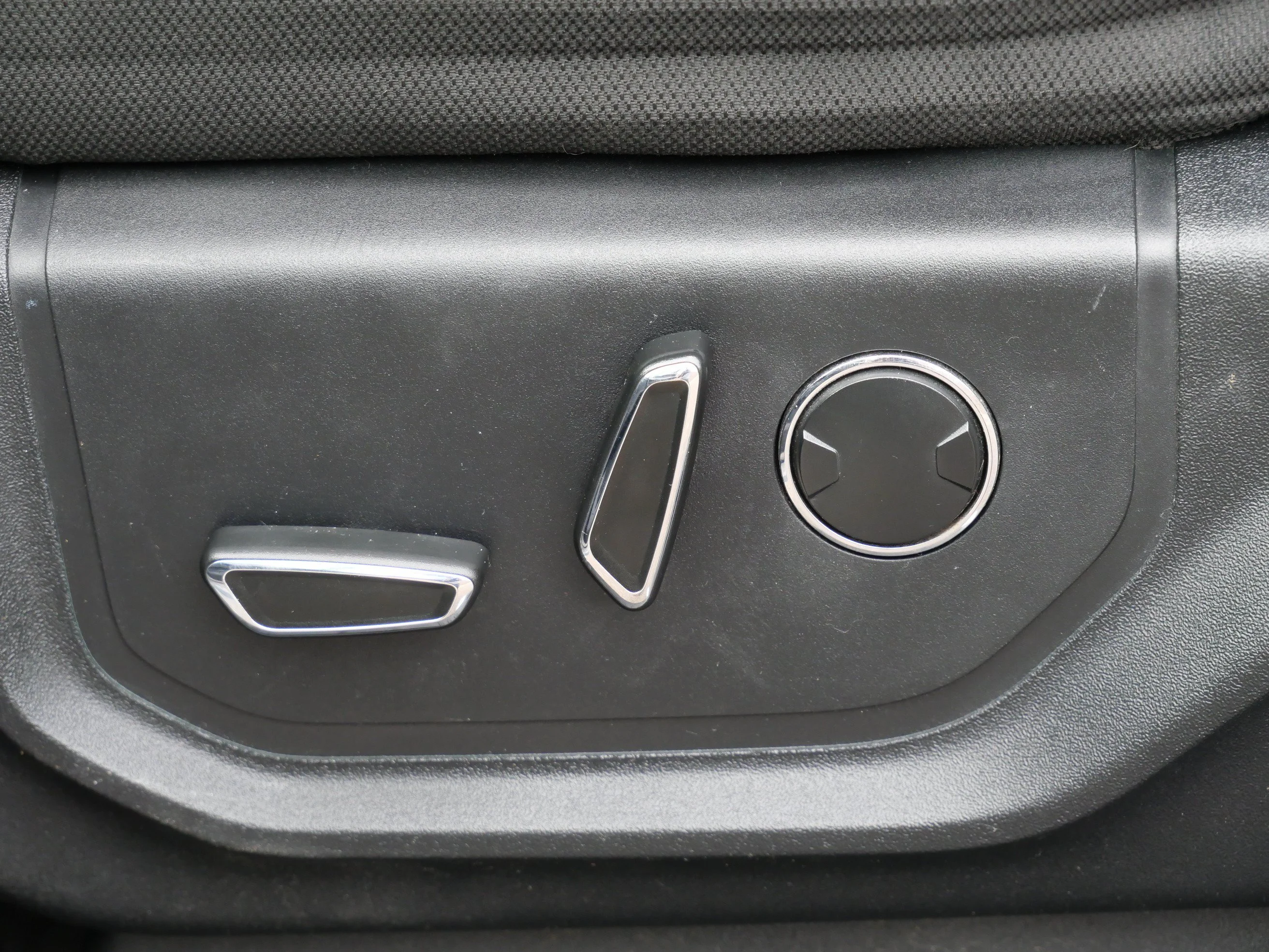 Used 2016 Ingot Silver Metallic Ford XLT 4WD SuperCrew 145 image 12
