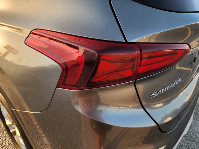 Used 2019 Silver Hyundai SE image 7