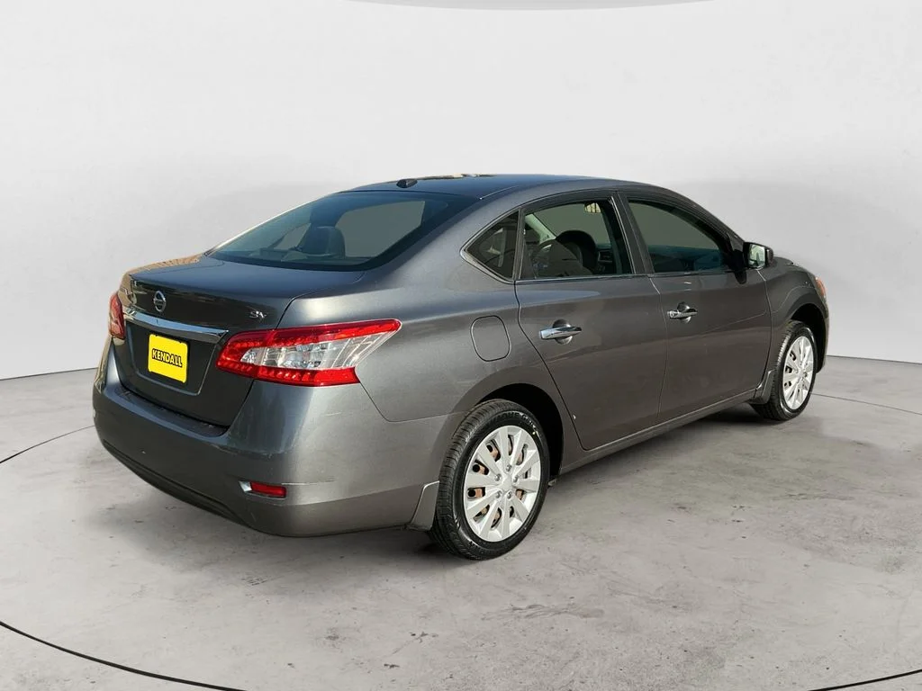 Used 2015 Gray Nissan SV image 5