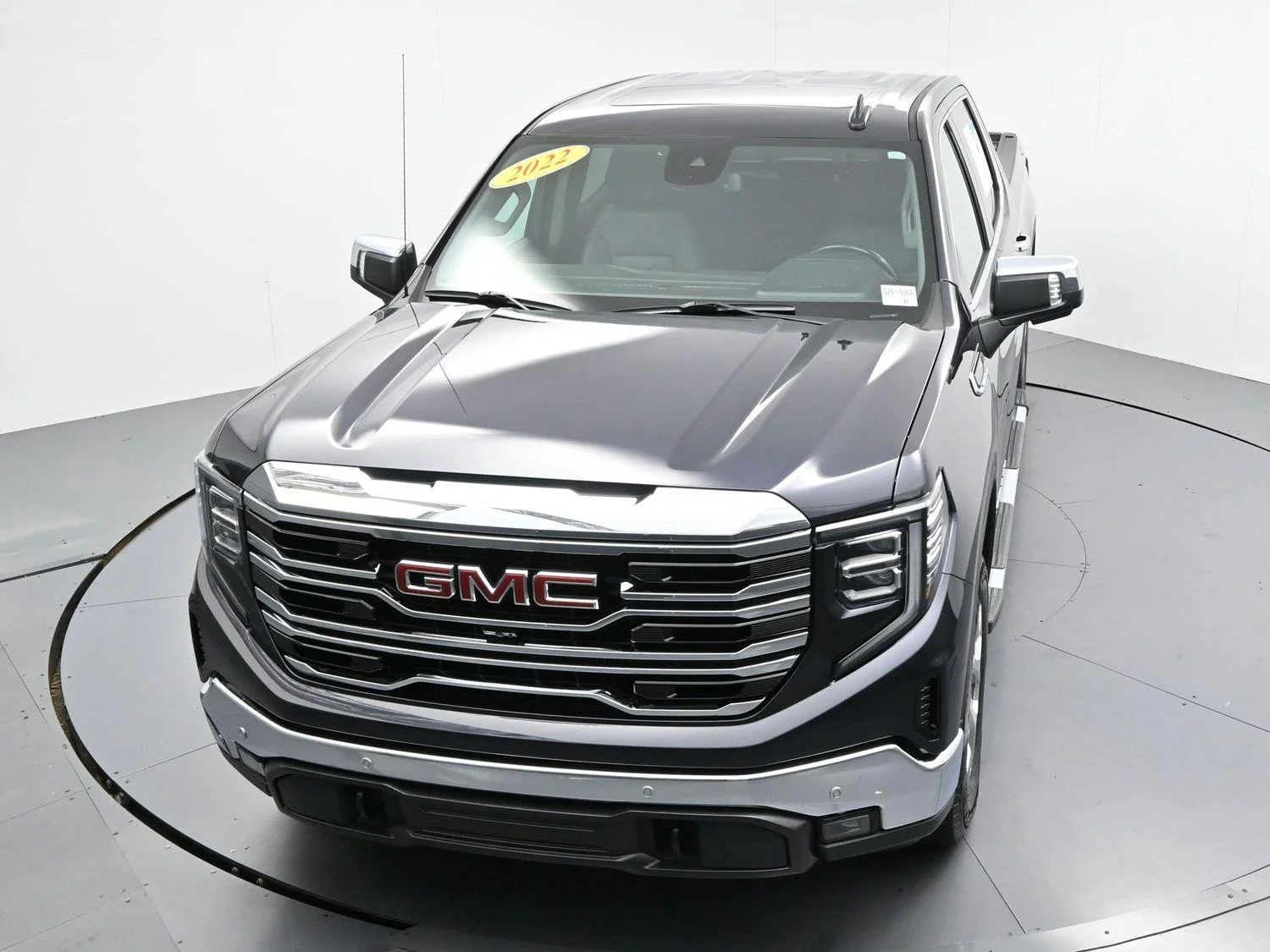Used 2022 Titanium Rush Metallic GMC SLT image 43