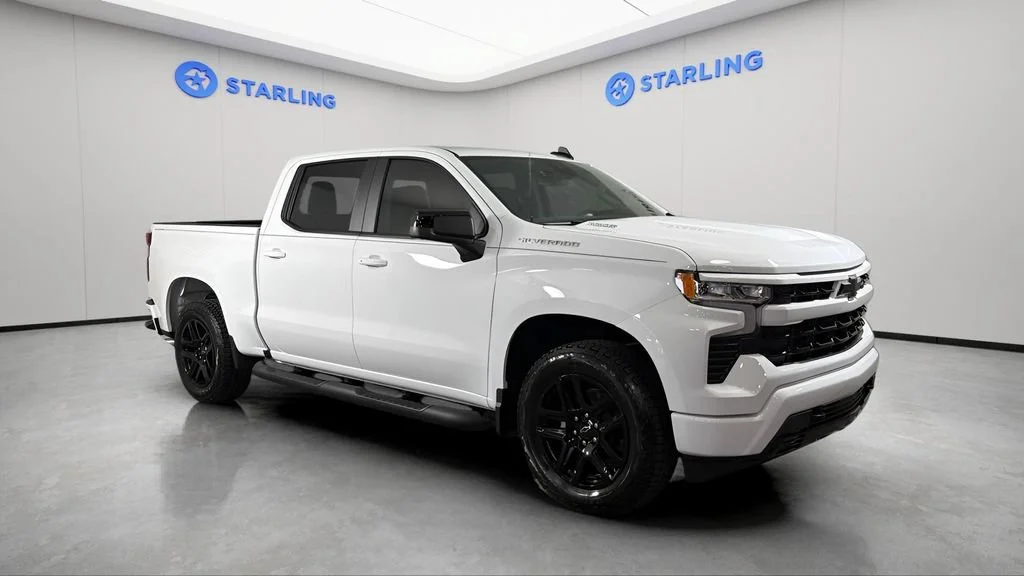 Used 2026 Summit White Chevrolet RST image 13