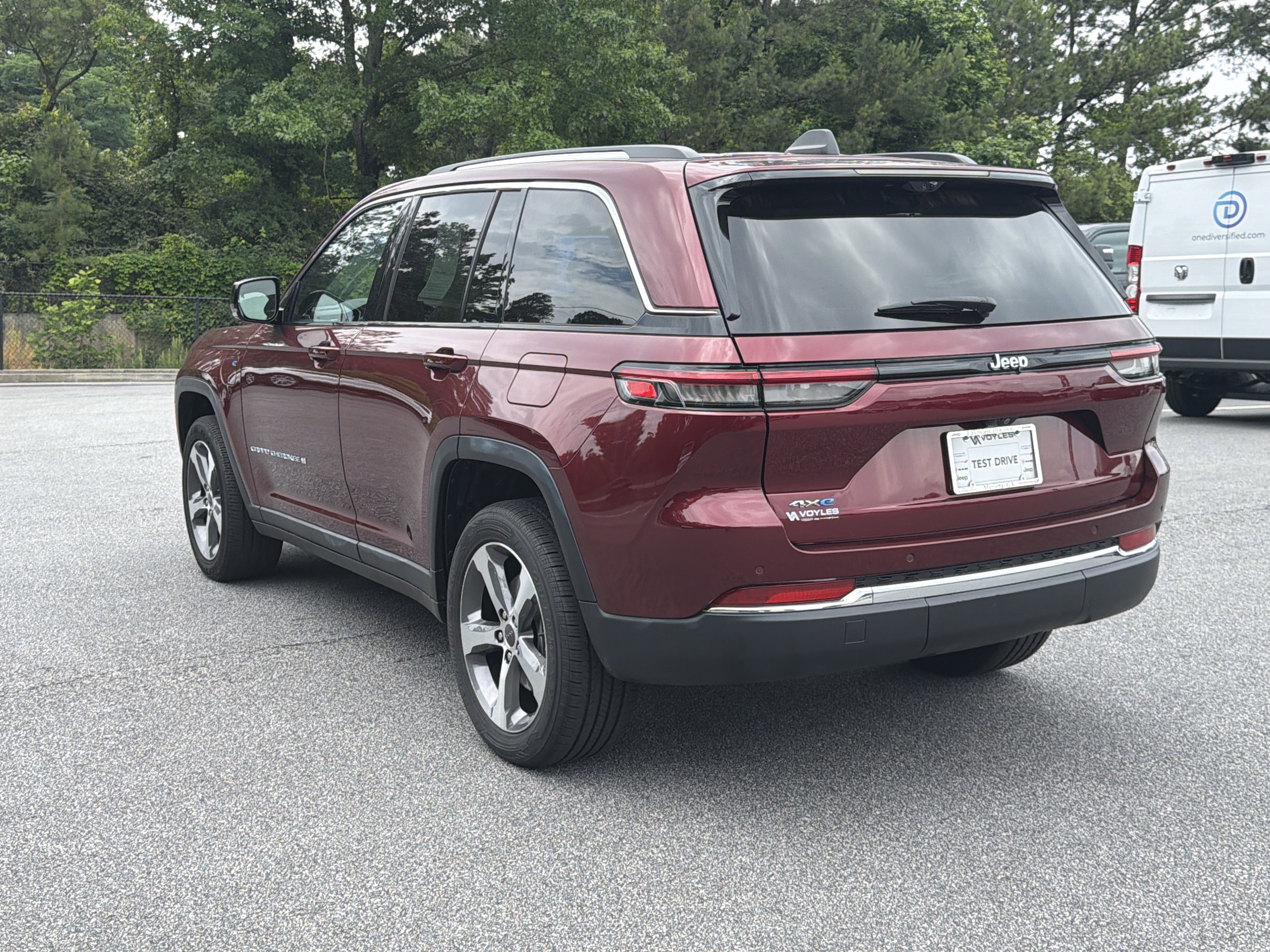 Used 2022 Velvet Red Pearlcoat Jeep 4xe image 7