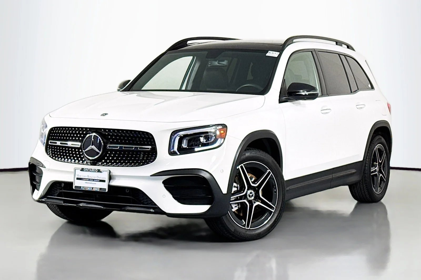2023 Mercedes-Benz GLB GLB 250's photo