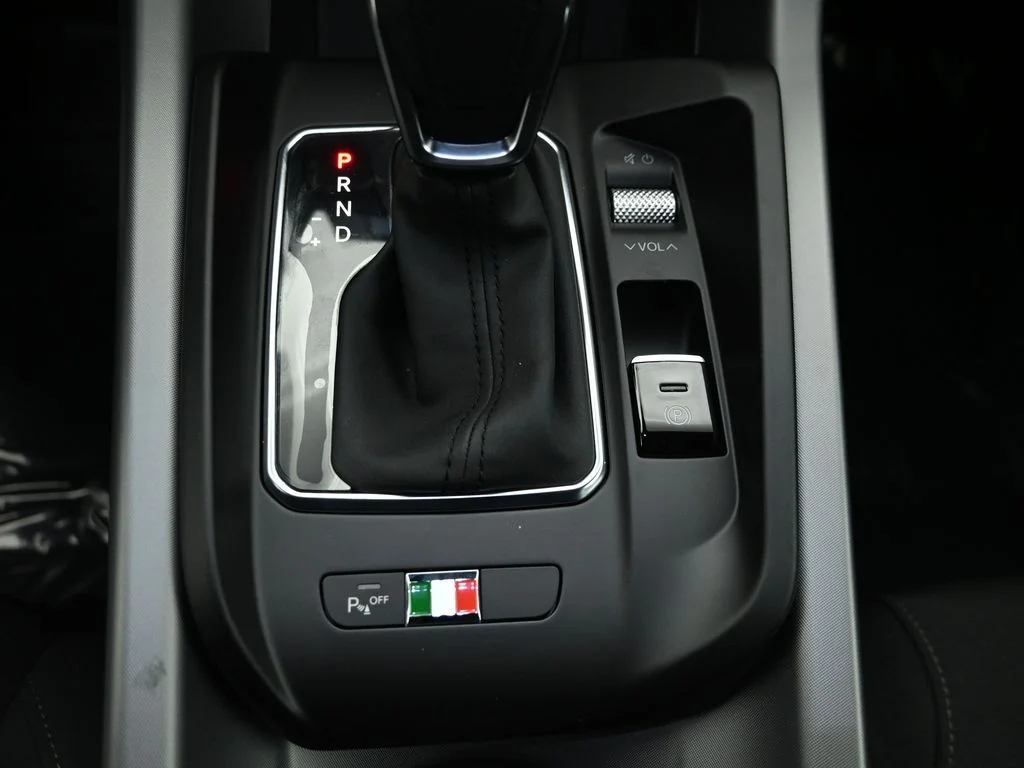 New 2026 Verde Monza (Green) Exterior Paint Alfa Romeo Base image 19