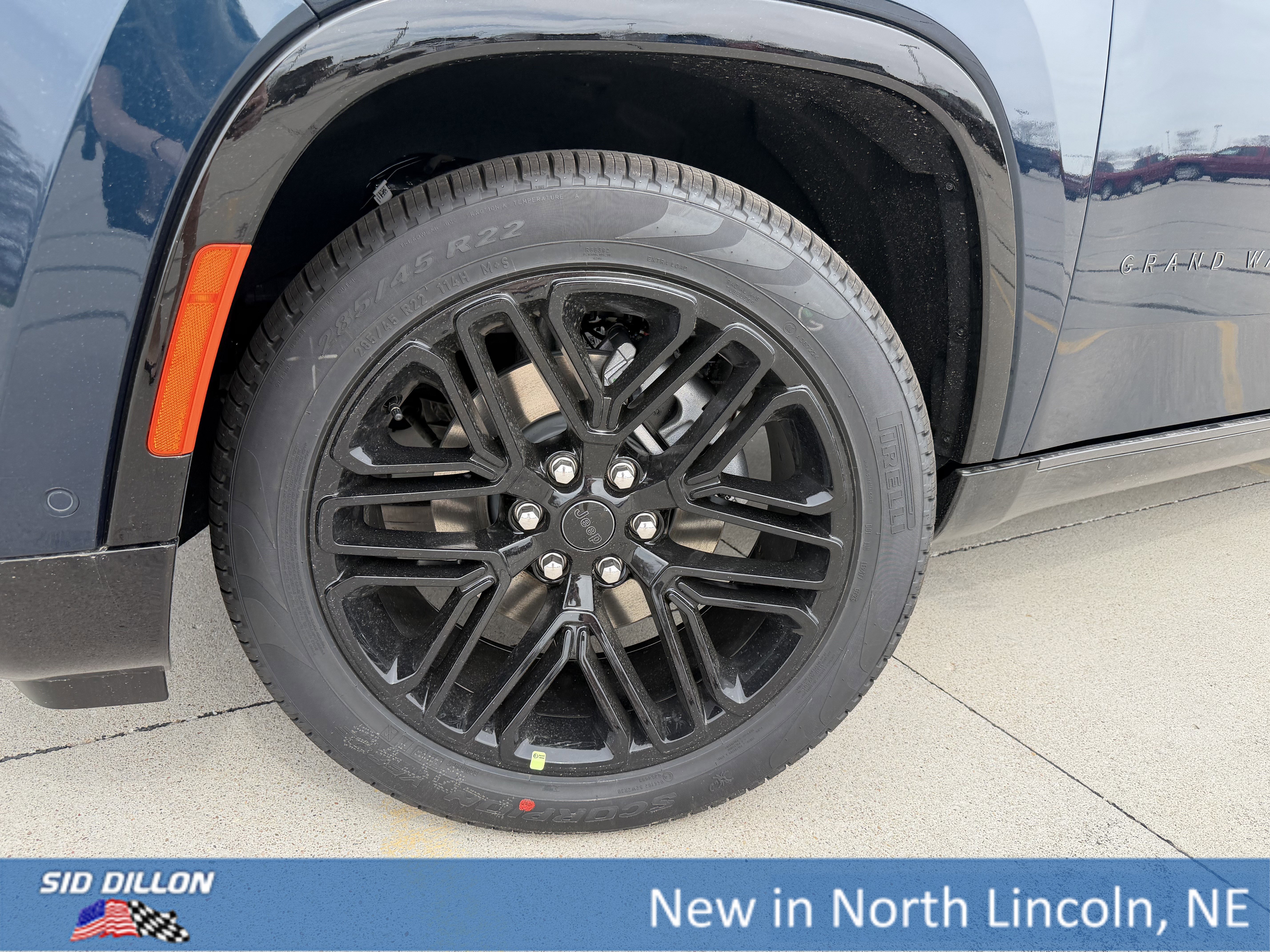 View vehicle photo 5