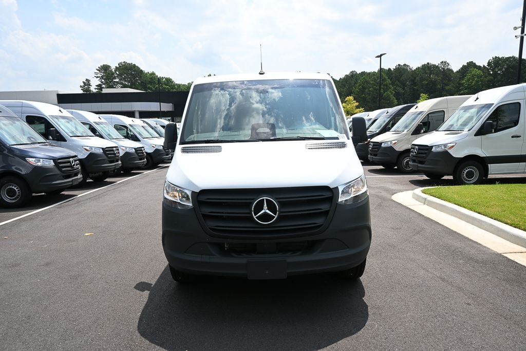 Used 2025 Arctic+White Mercedes-Benz Cargo 144 WB image 29
