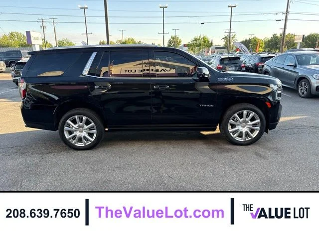 Used 2021  Chevrolet High Country image 3