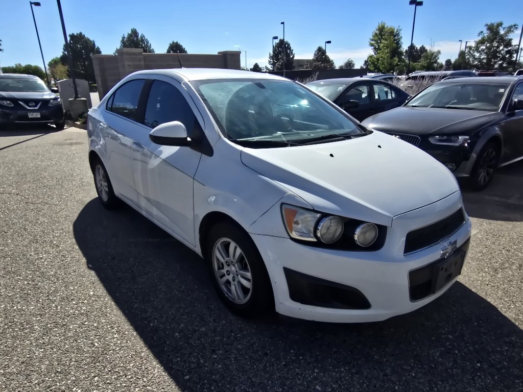 Used 2014 Summit White Chevrolet LT image 18