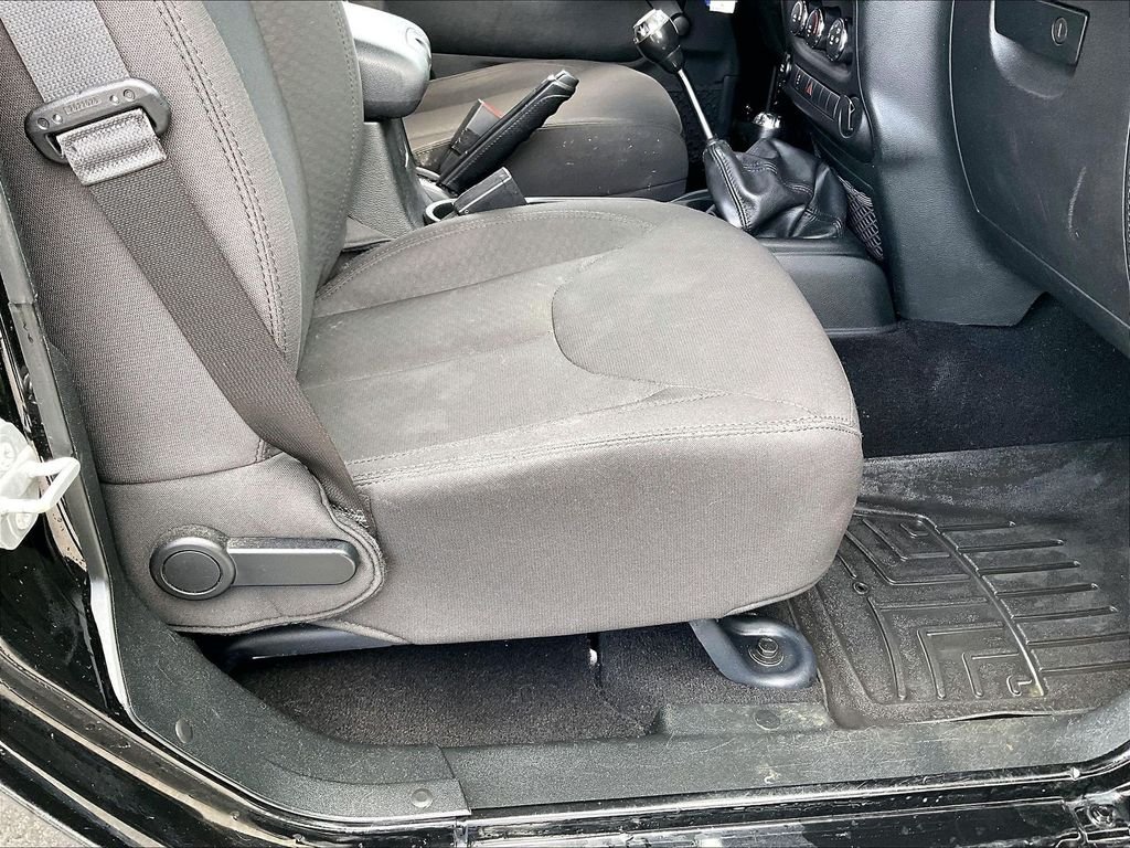 Used 2017 Black Clearcoat Jeep Unlimited Sport image 31