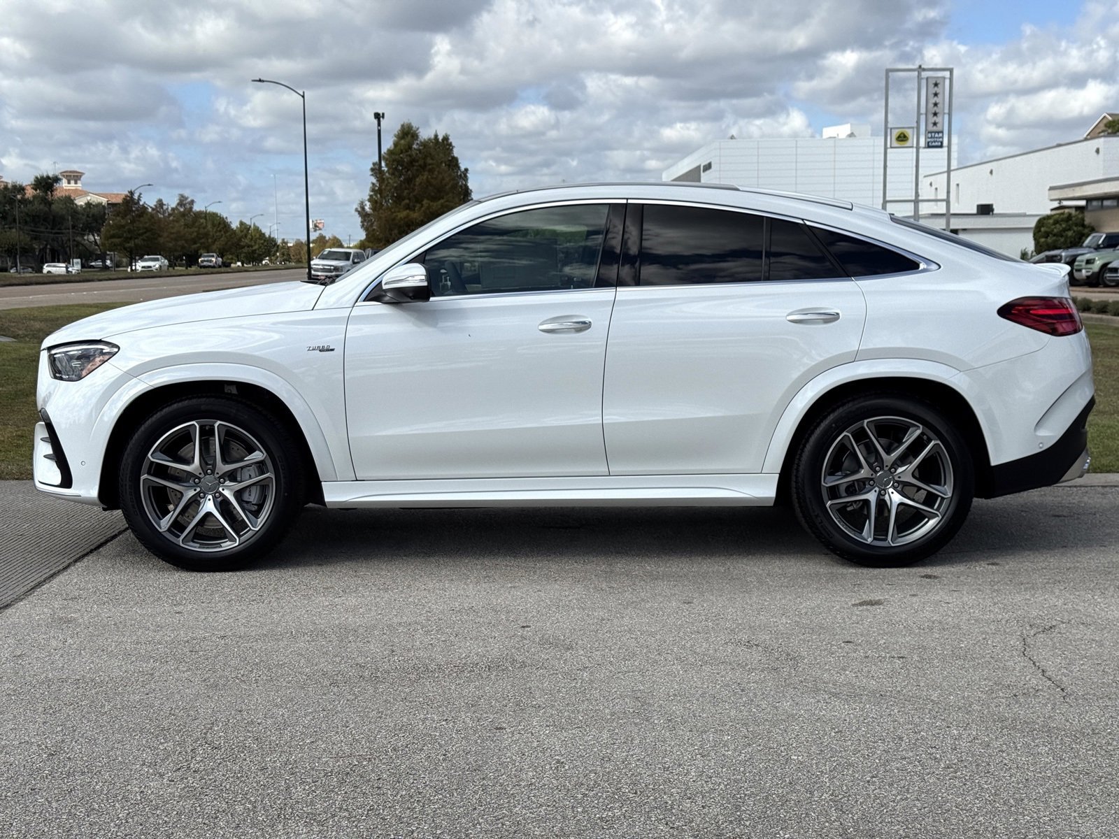 New 2026 MANUFAKTUR Moonlight White Metallic Mercedes-Benz AMG® GLE 53 4MATIC+ Coupe image 29