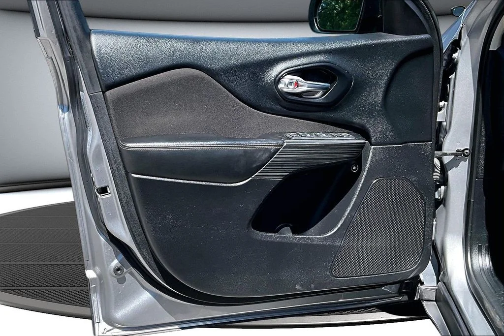Certified Used 2017 Silver Jeep Sport image 20