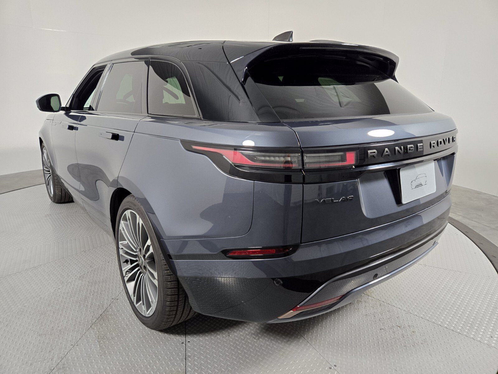 Used 2024 Varesine Blue Metallic Land Rover Dynamic HSE image 17