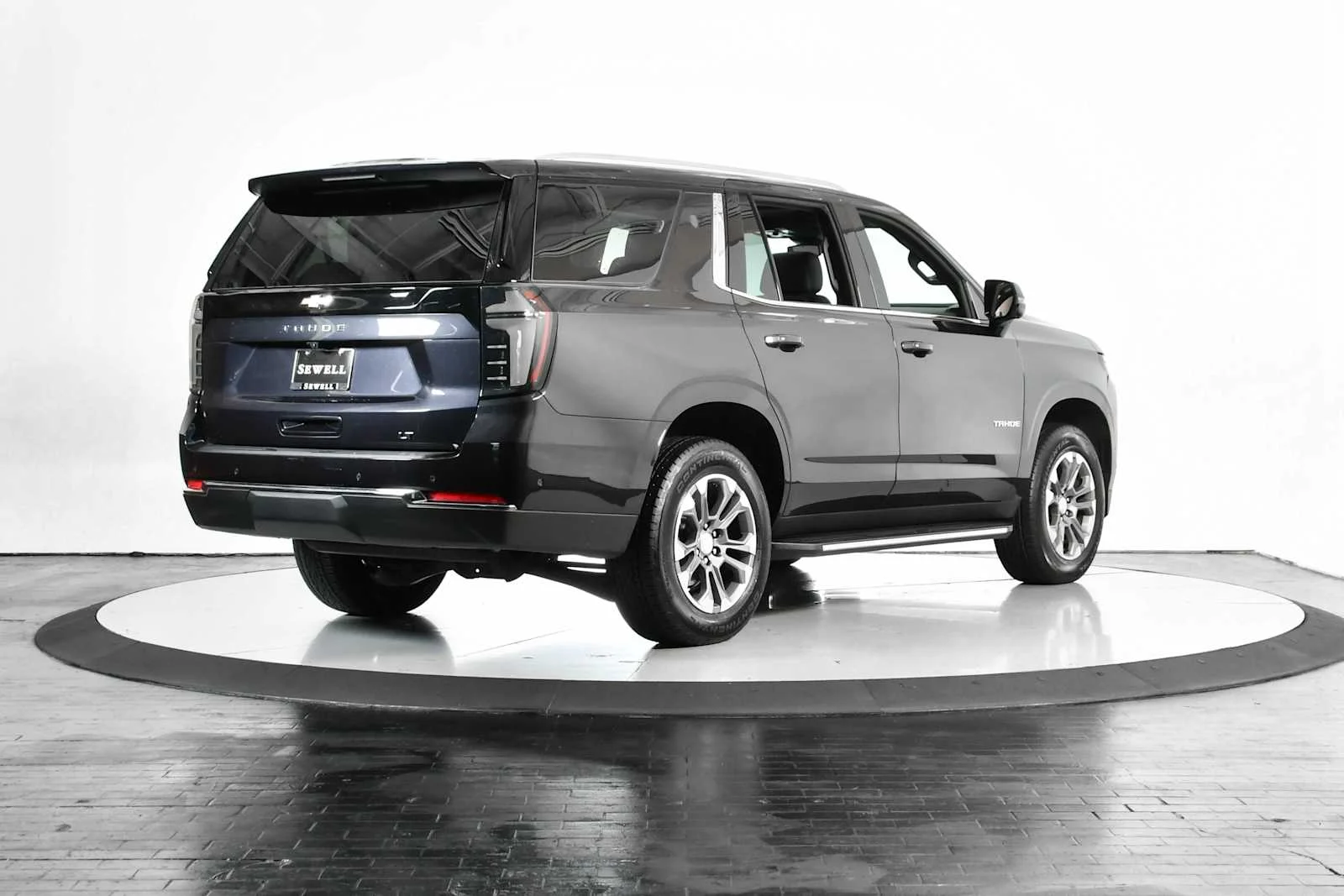 Used 2025 Dark Ash Metallic Chevrolet LT image 6