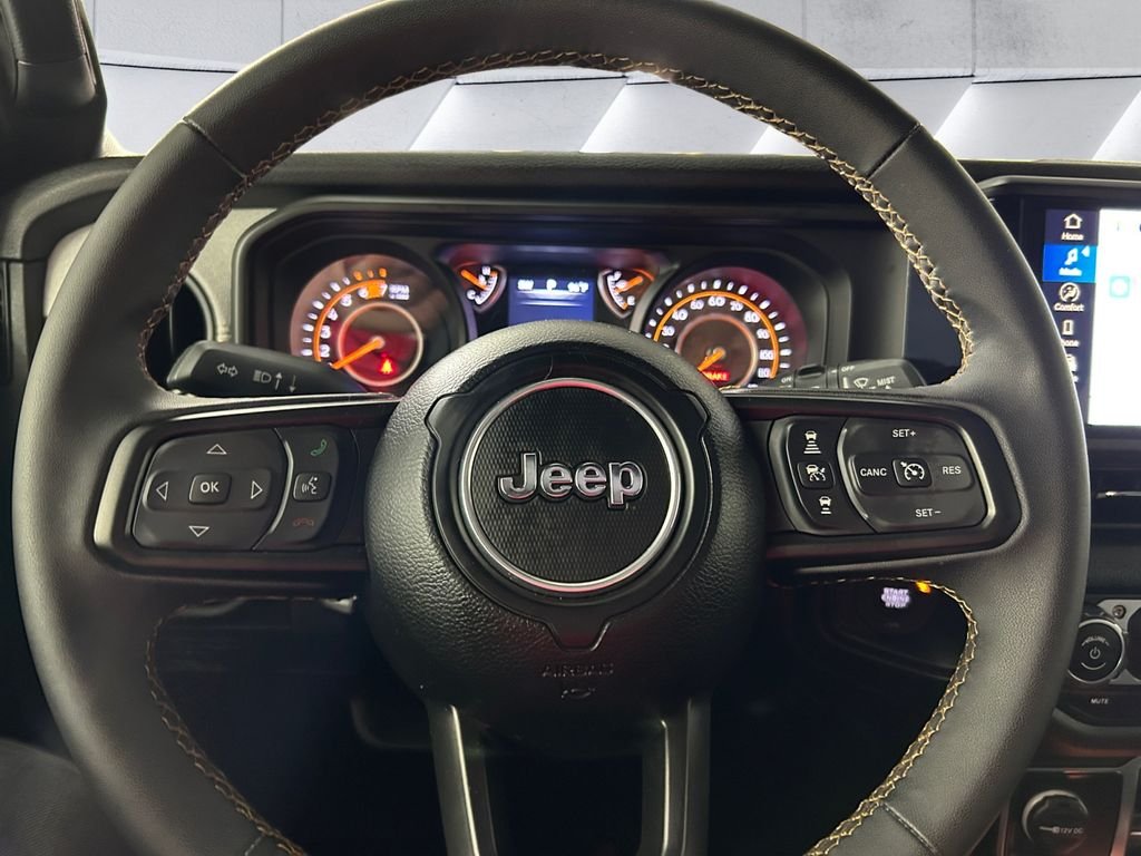 Used 2025 Gray Jeep Sport S image 9
