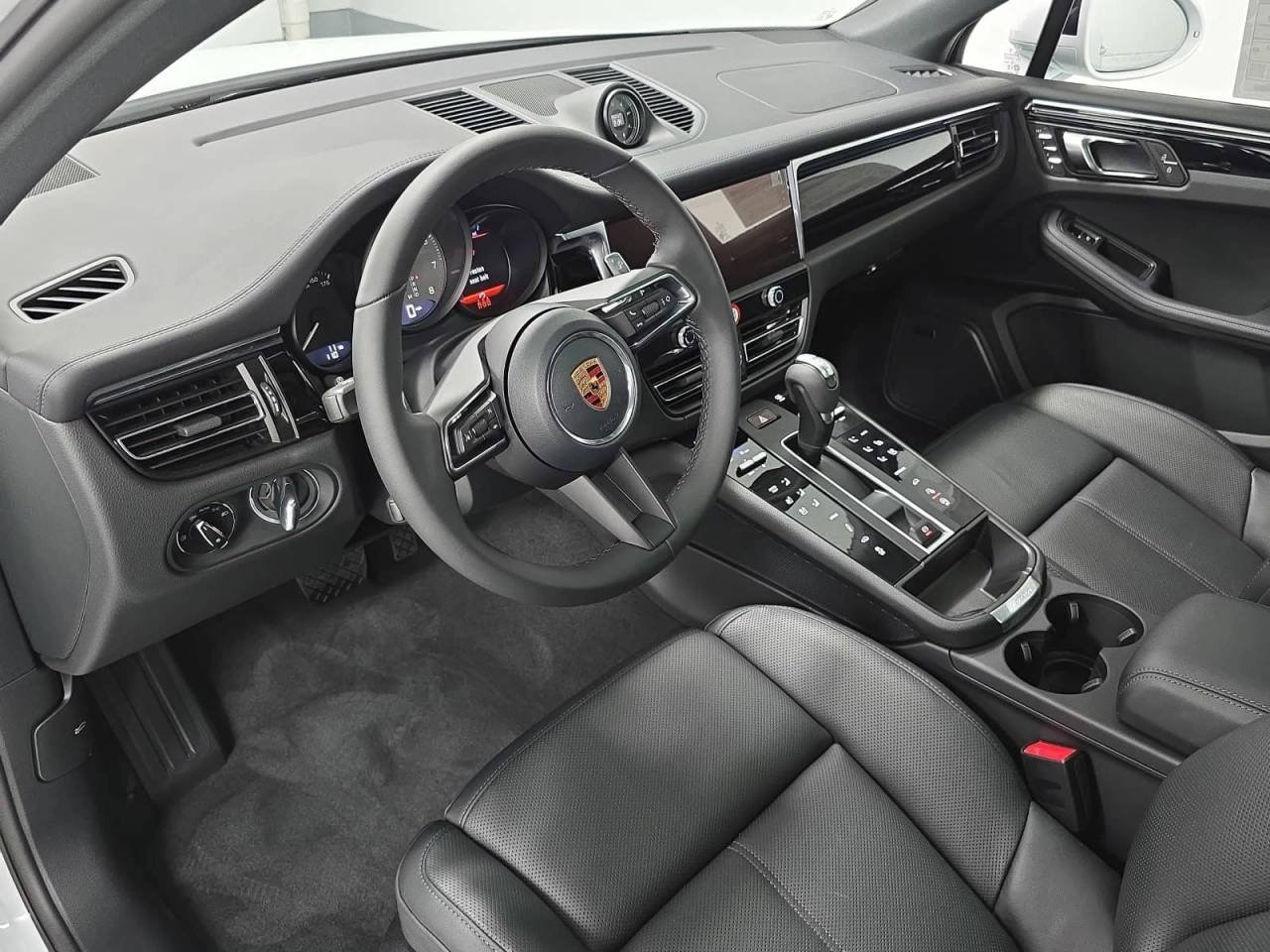 New 2026 Carrara White Metallic Porsche S image 4