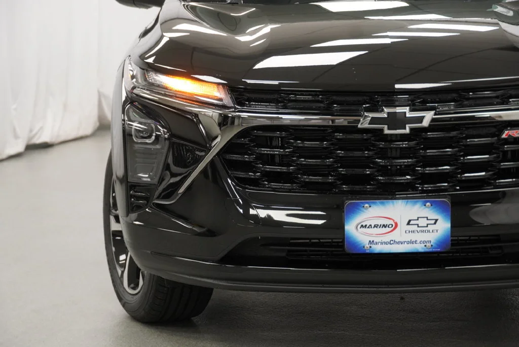 New 2026 Mosaic Black Metallic Chevrolet 1RS image 10