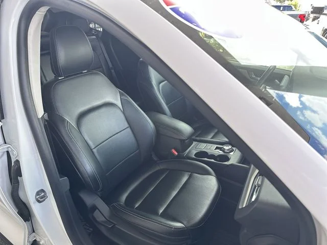 Used 2022 White Ford SEL image 25