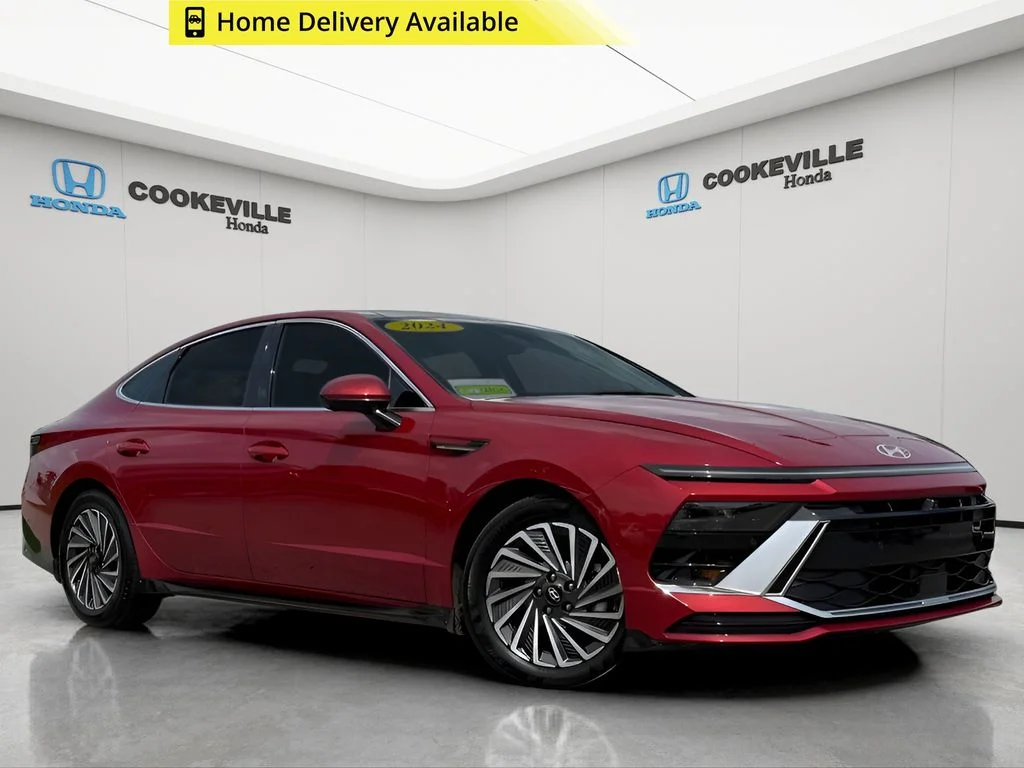 Used 2024 Ultimate red Hyundai Limited image 1