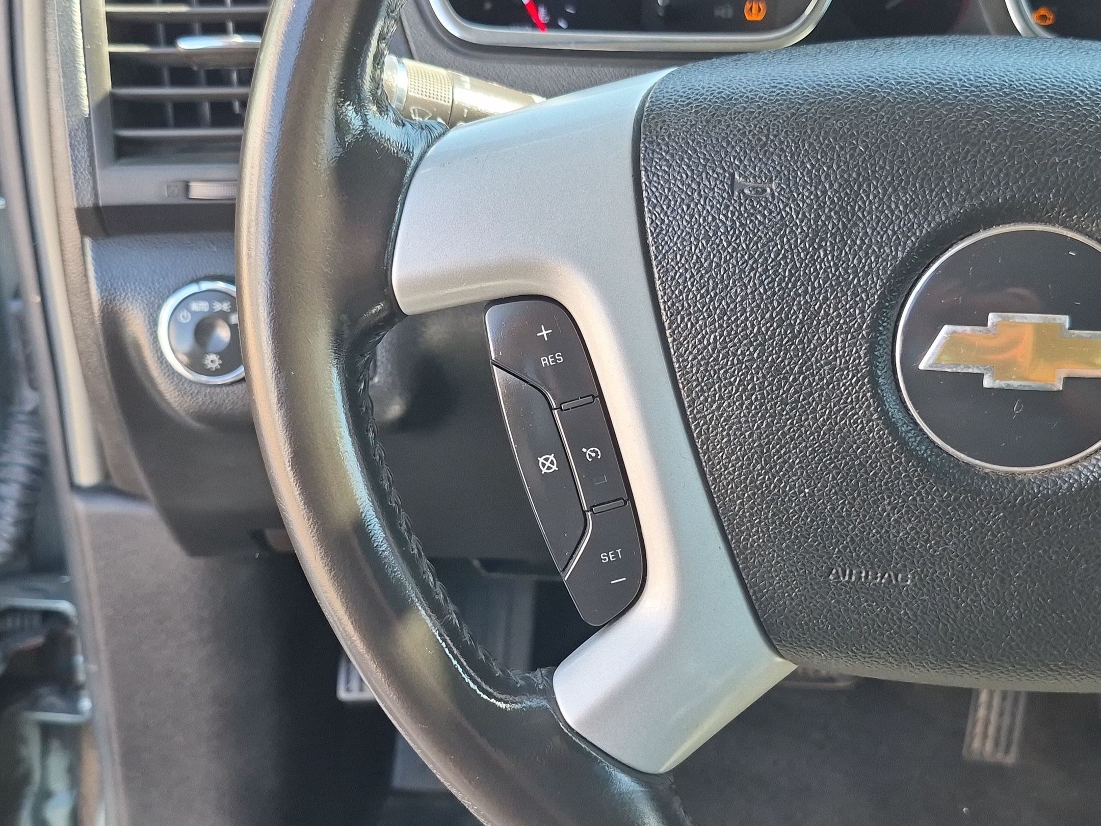 Used 2009 Silver Moss Metallic Chevrolet LT w/1LT image 16