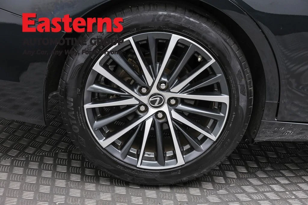 Used 2023 Black Lexus 350 image 32
