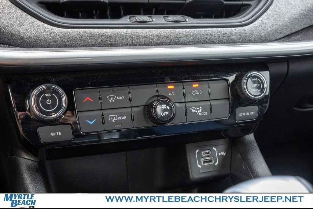 Certified Used 2023 Bright White Clearcoat Jeep Latitude image 23