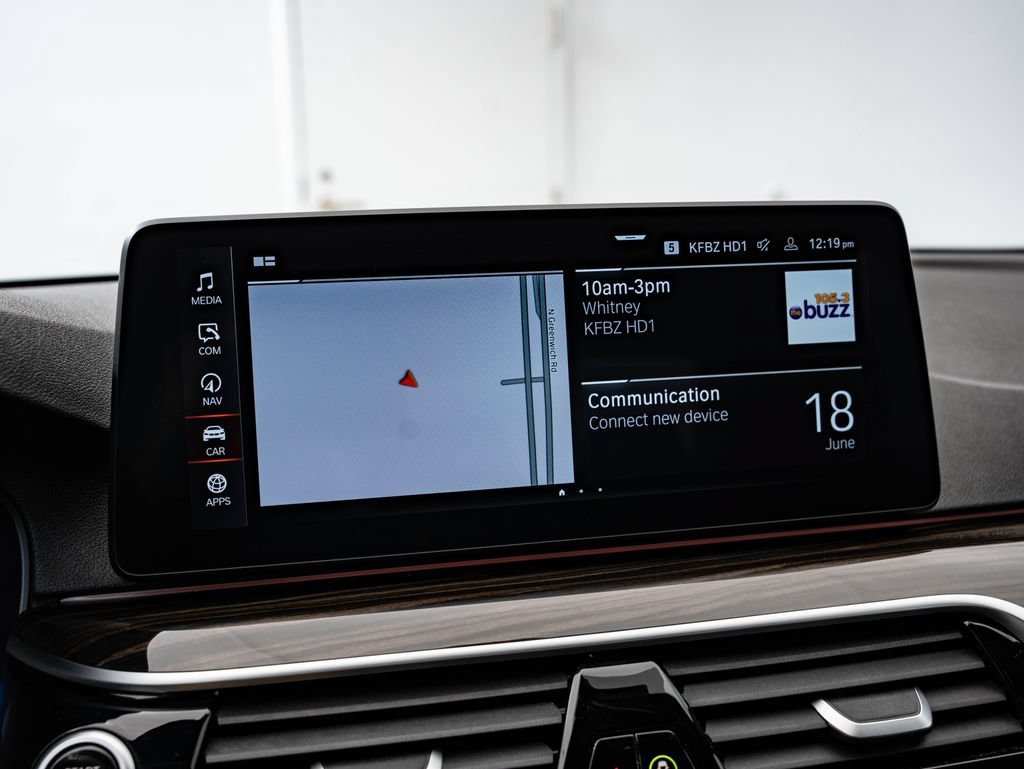 Used 2022 Bluestone Metallic BMW 530i xDrive image 32