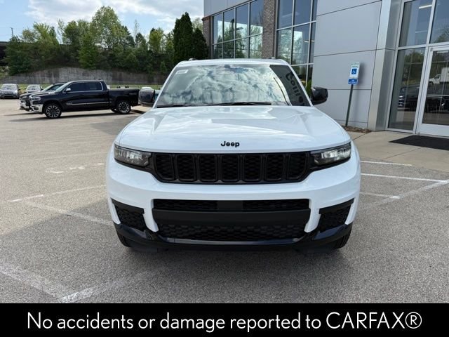 New 2025 Bright White Clear-Coat Exterior Paint Jeep Laredo image 2