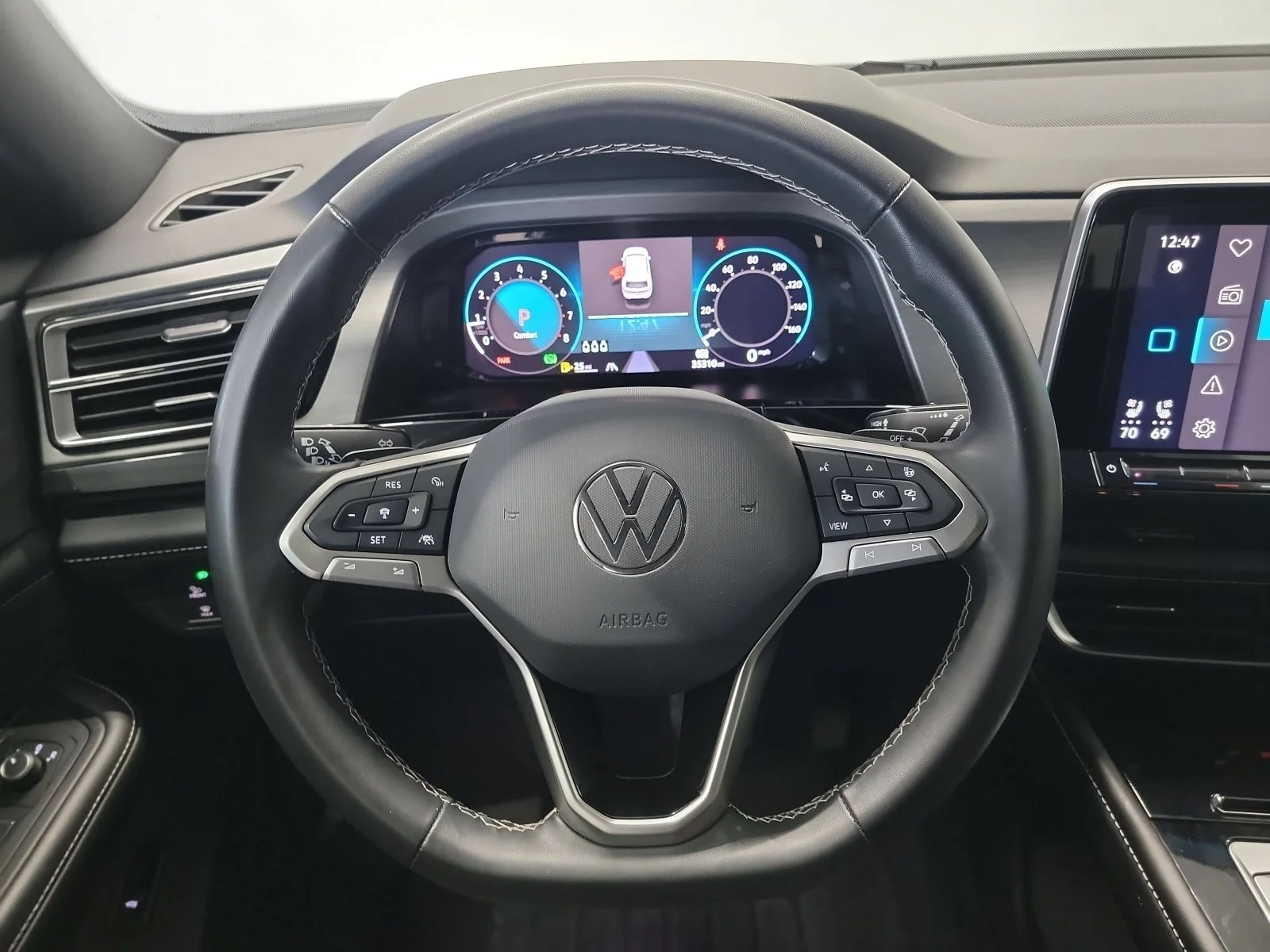 Used 2024 Silver Mist Metallic Volkswagen 2.0T SE w/Technology image 16