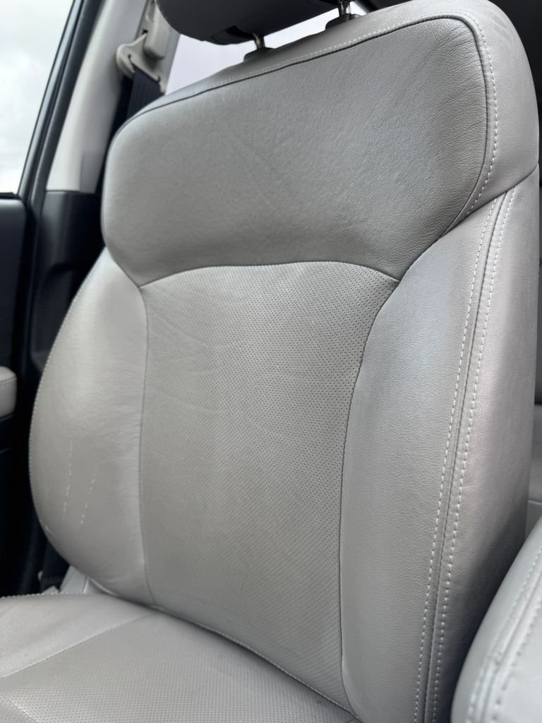 Used 2014 Dark Gray Metallic Subaru 2.5i Limited image 32