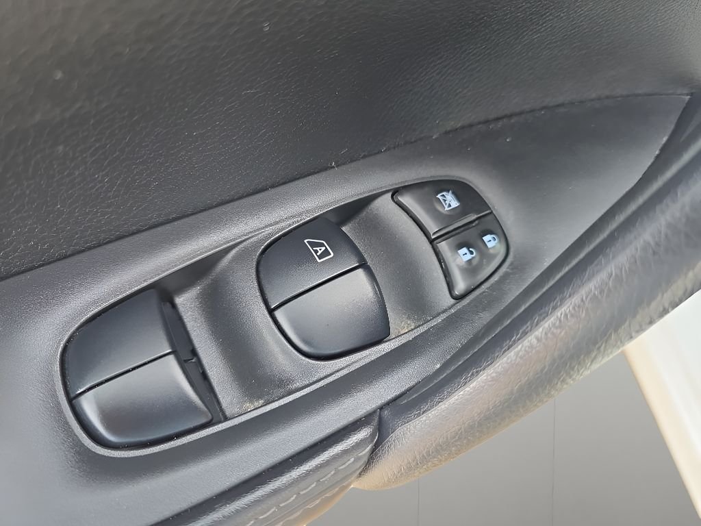Used 2022 White Nissan SV image 11