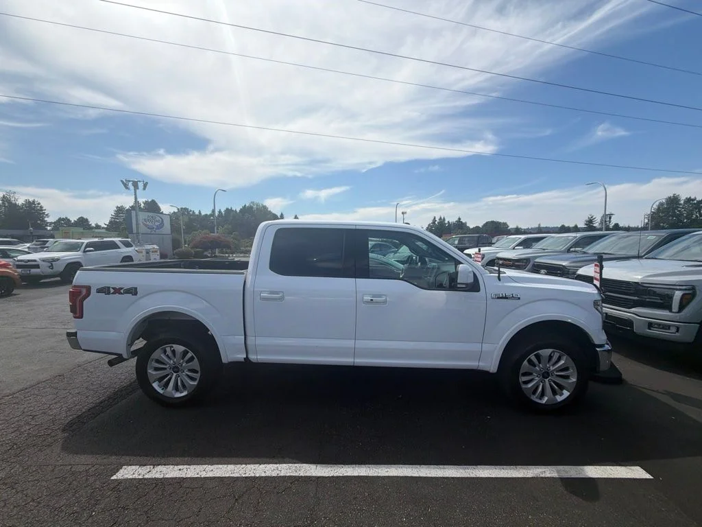 Used 2016 White Ford Lariat image 3