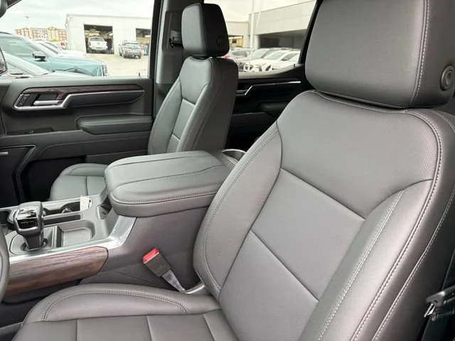 2026 GMC Sierra 1500 SLT - Photo 19