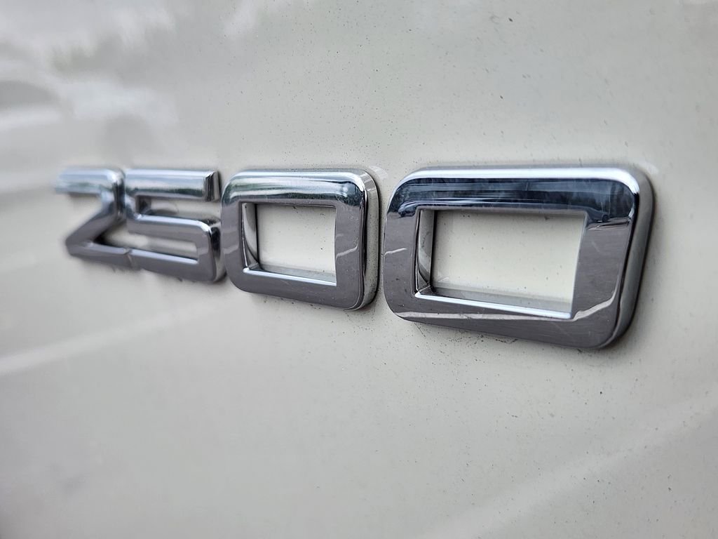 New 2026 Pebble Grey Mercedes-Benz CARGO image 10
