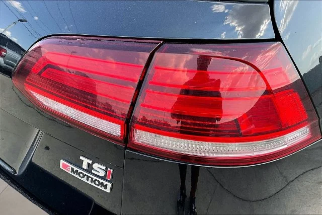 Used 2018 Black Volkswagen TSI SEL image 22