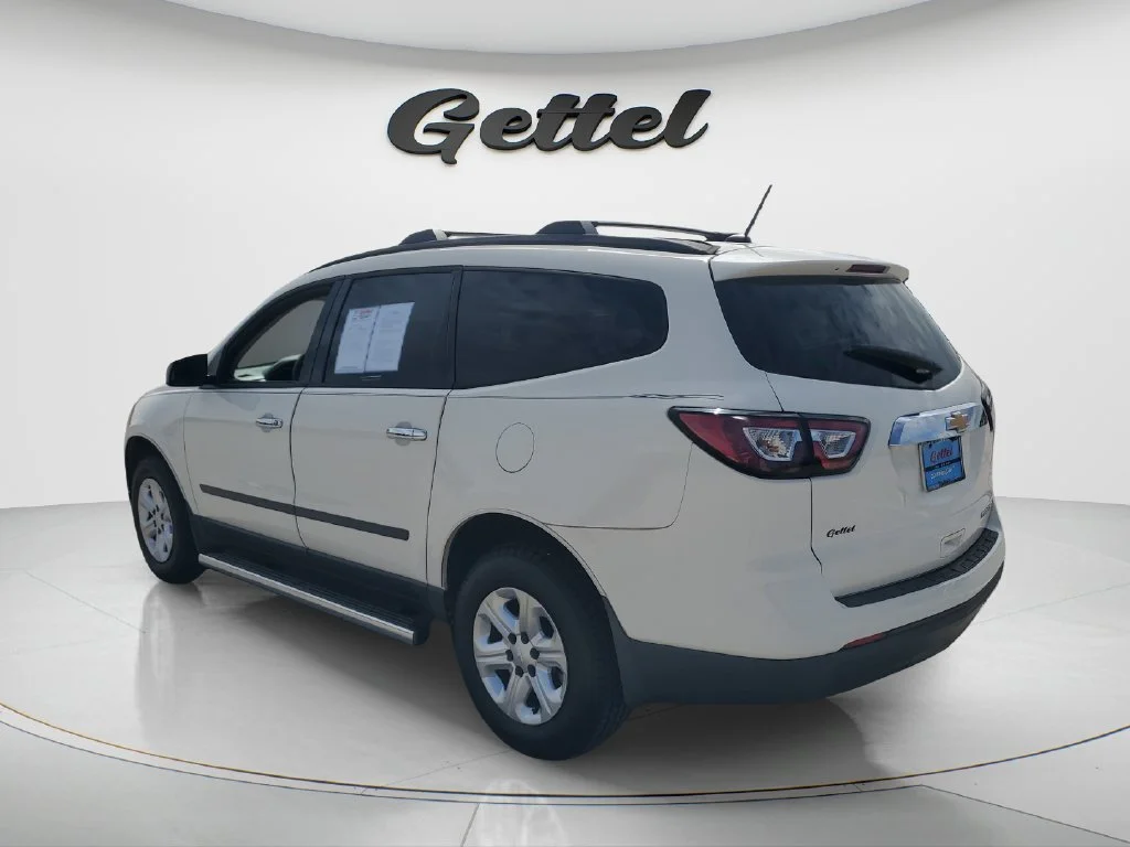 Used 2013 White Chevrolet LS image 7