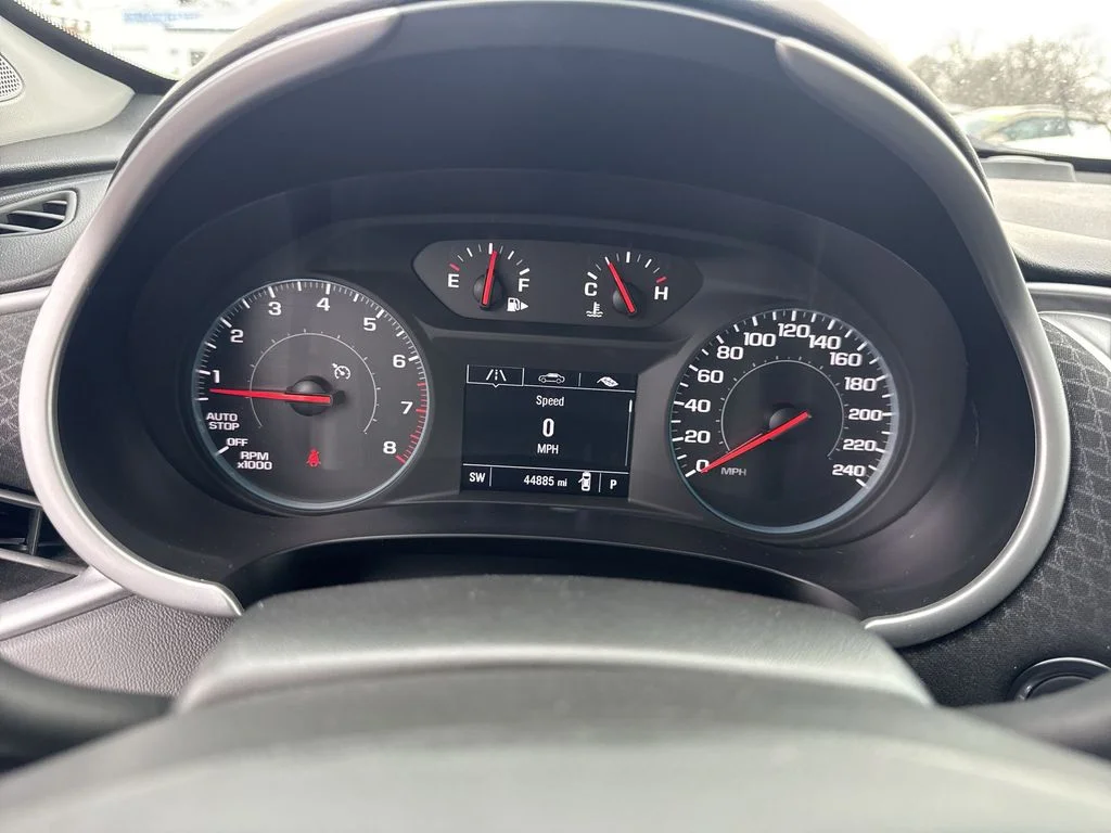 Used 2024 White Chevrolet LT image 15