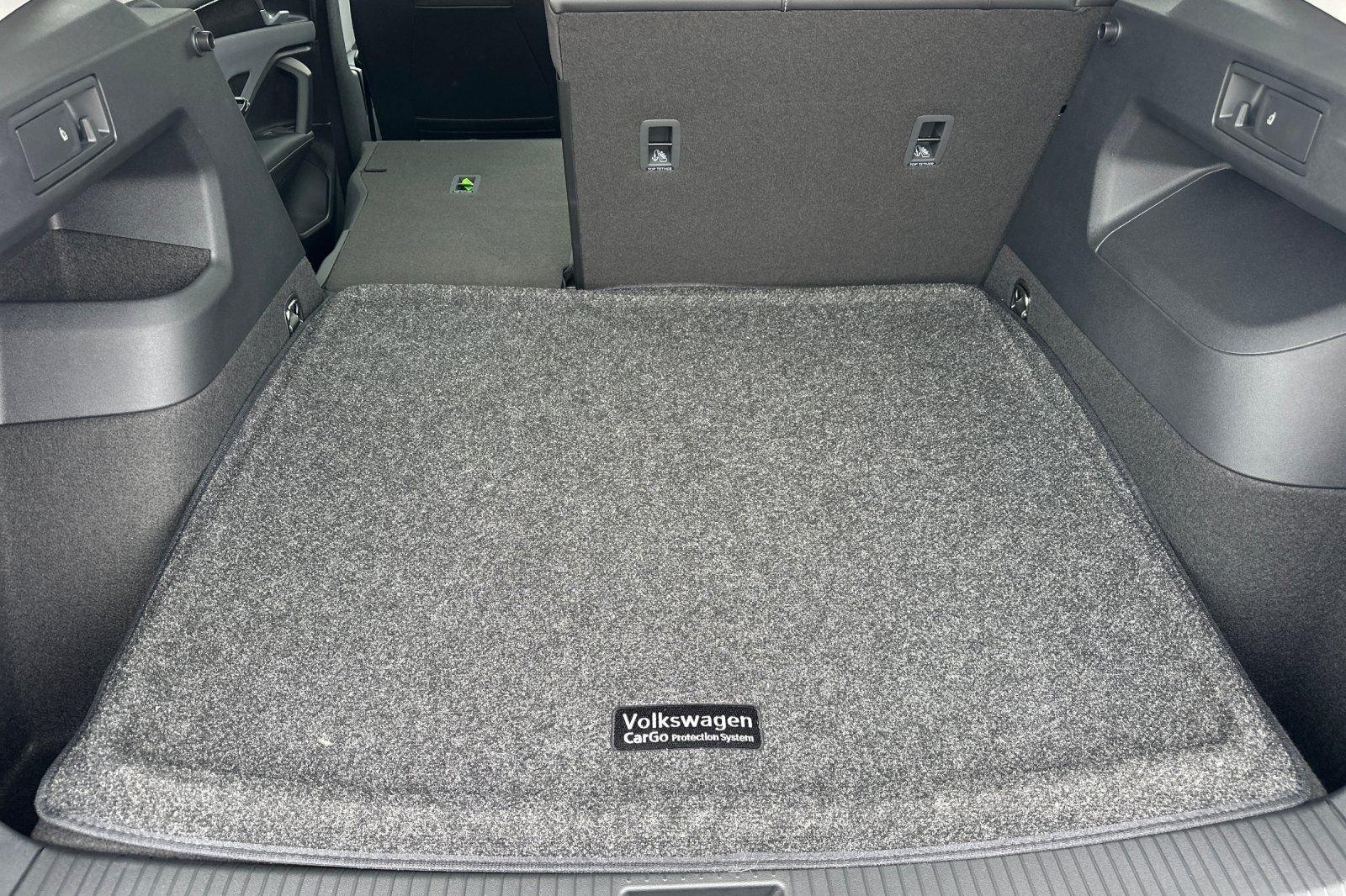 New 2026 Deep Black Pearl Volkswagen 2.0T SE image 15