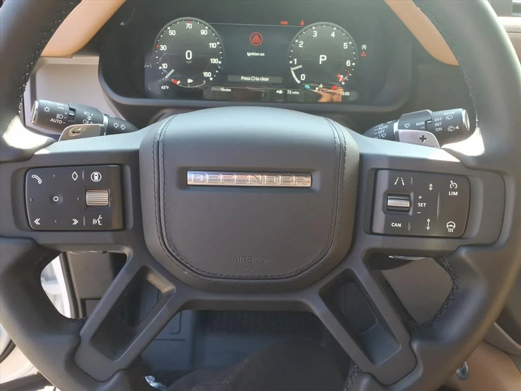 2026 Land Rover Defender V8 - Photo 11